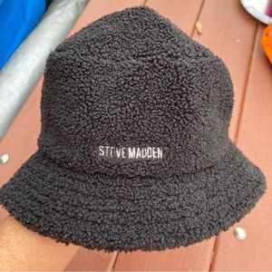 Steve Madden Sherpa Bucket Hat